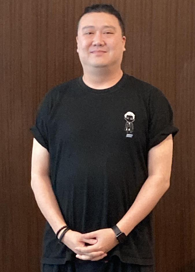 picture of moon inho: korean man wearing black tshirt