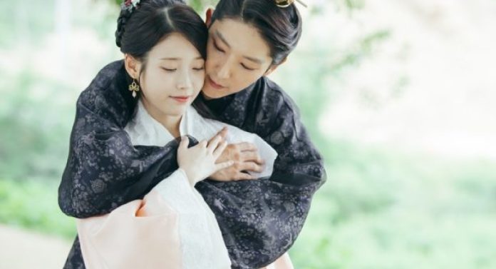 IU and Lee Jun Ki in Scarlet Heart Ryeo