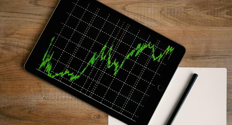 WEBTOON Entertainment earns “Strong Buy” rating after upward trend in earnings estimates